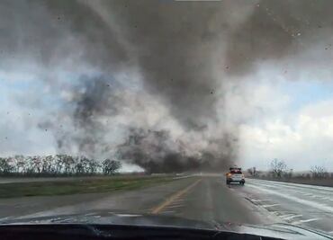 Emiten alerta por tornado en el sureste de Nebraska