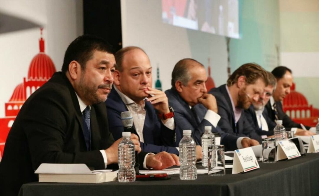 Participación en la mesa titulada "La amenaza del robo de contenido", moderada por el director editorial de EL UNIVERSAL, Francisco Santiago. Foto: Luis Cortés