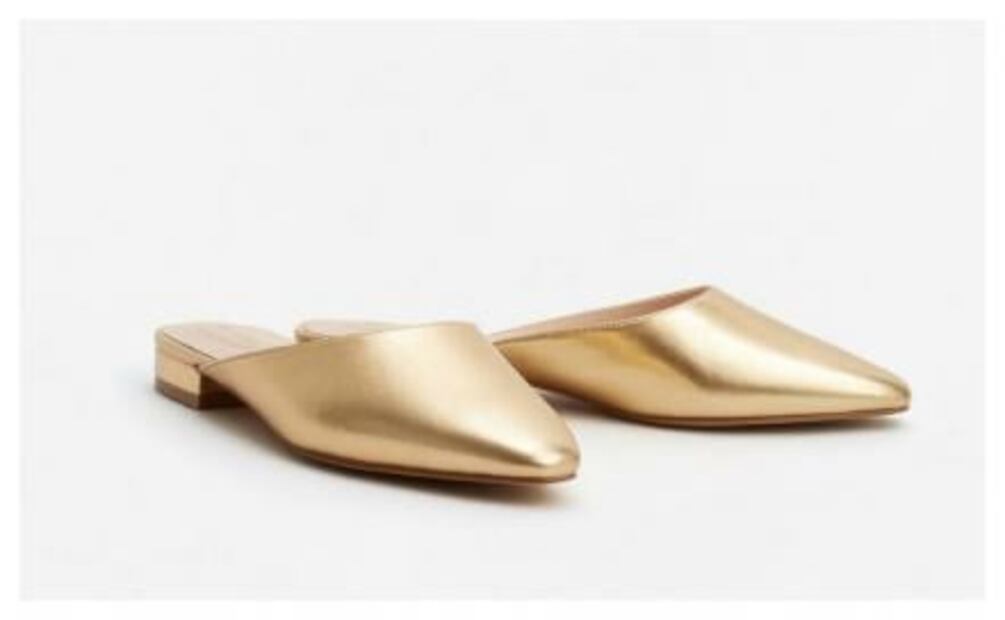  Conoce los mules: Los accesorios que están de moda este verano