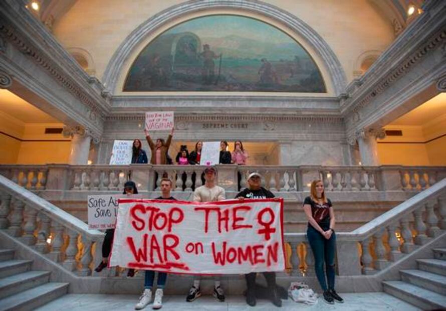 Cientos de personas protestan ante Supremo de EU contra leyes antiaborto