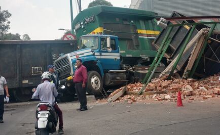 Chocan camión y tren en Vallejo sin dejar heridos