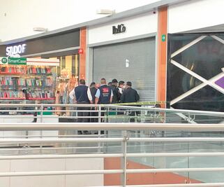 Usando pelucas, asaltan joyería en Parque Delta