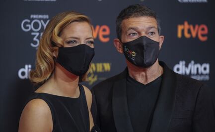 Antonio Banderas conduce los Premios Goya en un teatro vacío y con decenas de videollamadas en espera