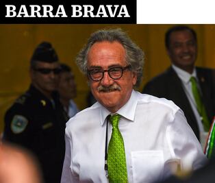 Regañan a Decio de María