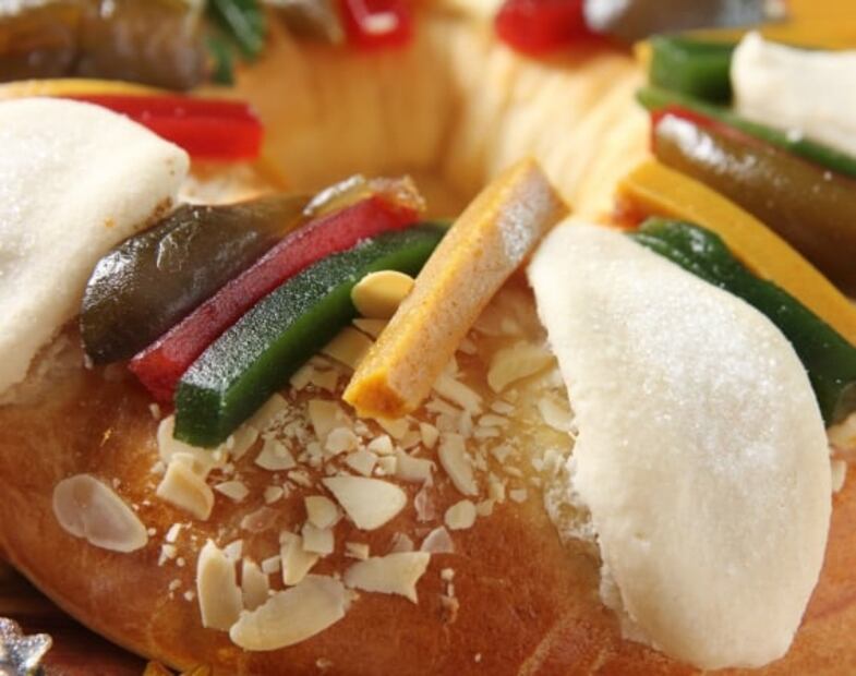 Rosca rellena de pulque y tamales de cochinita en la expo Roscatitlán