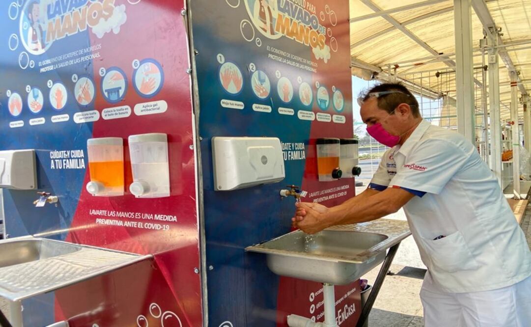 Cada módulo cuenta con su tanque de agua, dos lavabos, jabón, gel antibacterial y toallas de papel. Foto: Especial 