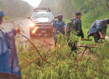 Fallece joven por paso de Narda en Oaxaca