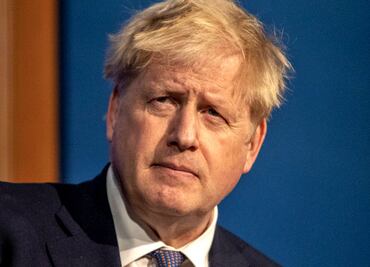 Los tragos en Downing Street, durante la estricta cuarentena de 2020, que ponen contra las cuerdas a Boris Johnson