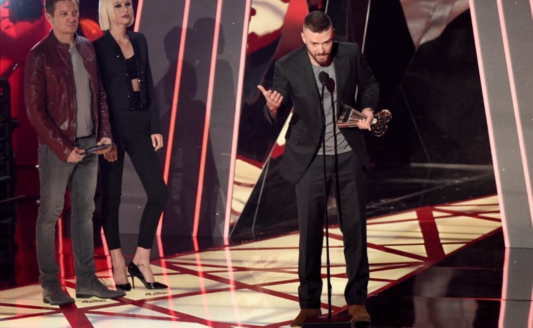 Timberlake dedicó su premio a niños que se sienten diferentes Foto:AP