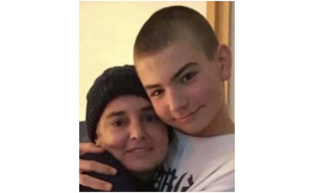 Sineád murió 10 meses después de que su hijo, Shane, se quitara la vida. Foto: Especial