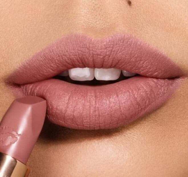 ¡El labial de Meghan Markle ya puede ser tuyo!