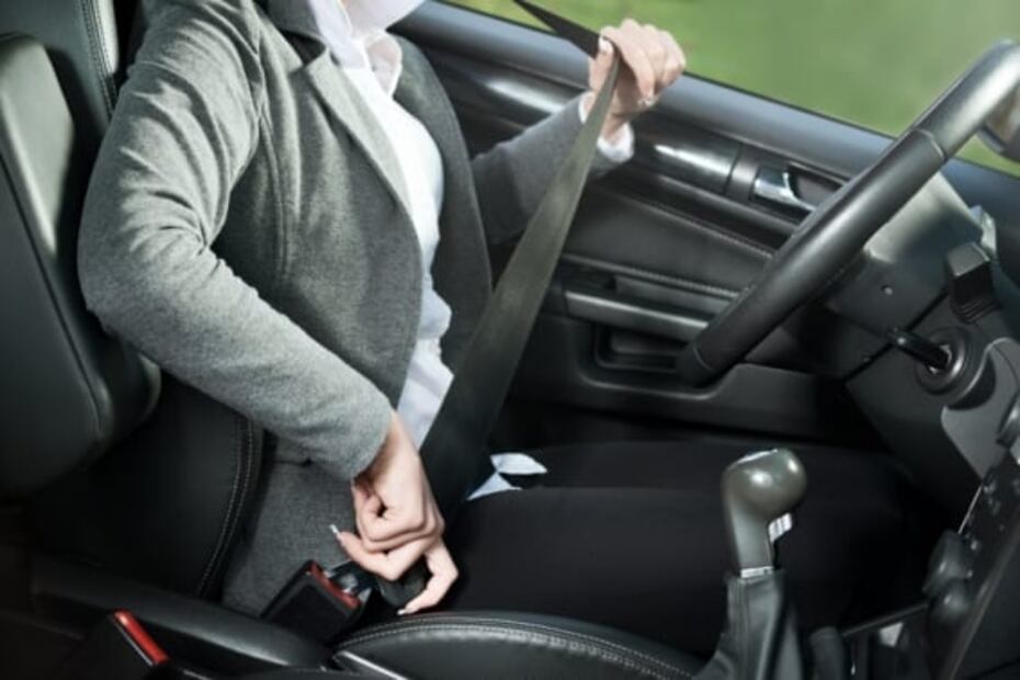 Las cosas más peligrosas que puedes hacer al volante de un auto