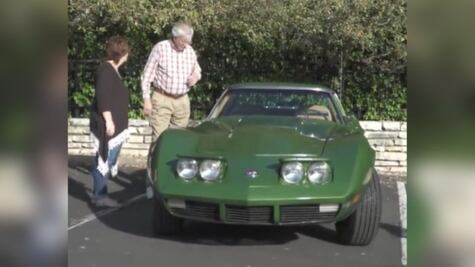 VIDEO: Joven conmueve en redes sociales al recompensar a su padre por pagar sus estudios