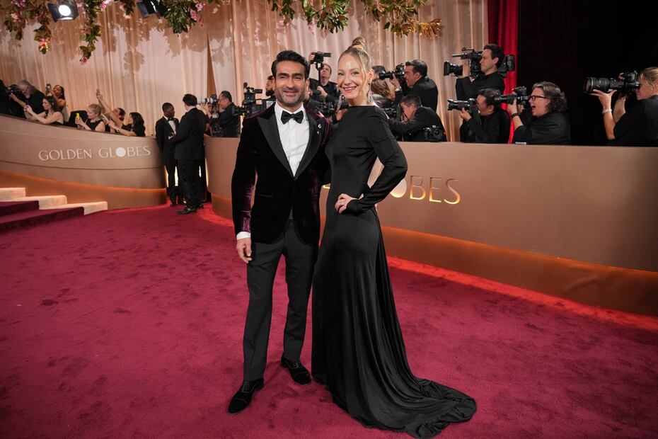 Kumail Ali Nanjiani y Emily V Gordon. (Photo by Jordan Strauss/Invision/AP)