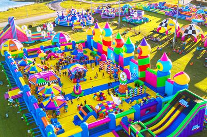 Llega a México el parque inflable más grande del mundo