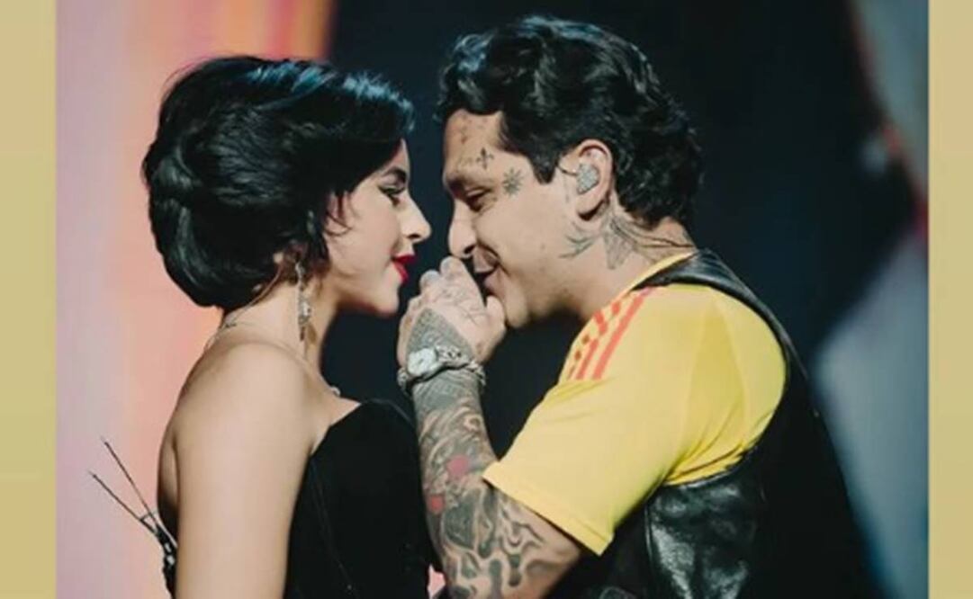 Ángela Aguilar y Christian Nodal ignoran las críticas en redes y siguen mostrando públicamente su amor. 