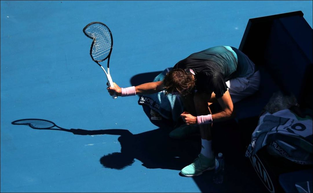 Alexander Zverev rompió su raqueta. Foto: Reuters