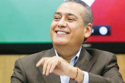 PRI debe dejar de ser autoritario: especialistas