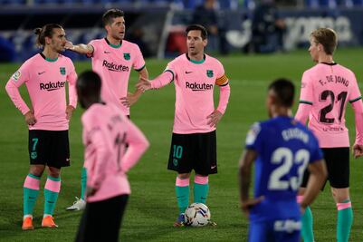 Tres futbolistas rompen el vestidor del Barcelona por no ir en contra de la directiva