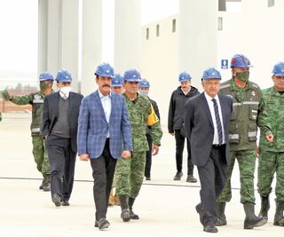 Un fenómeno, el avance del aeropuerto: AMLO