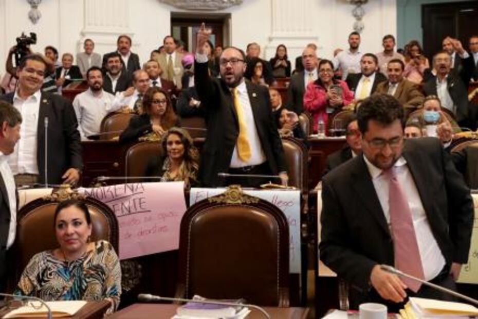 Se desata zafarrancho en la Asamblea Legislativa
