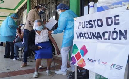 Por no tener INE de su municipio, niegan vacunas anticovid a adultos mayores de Oaxaca 