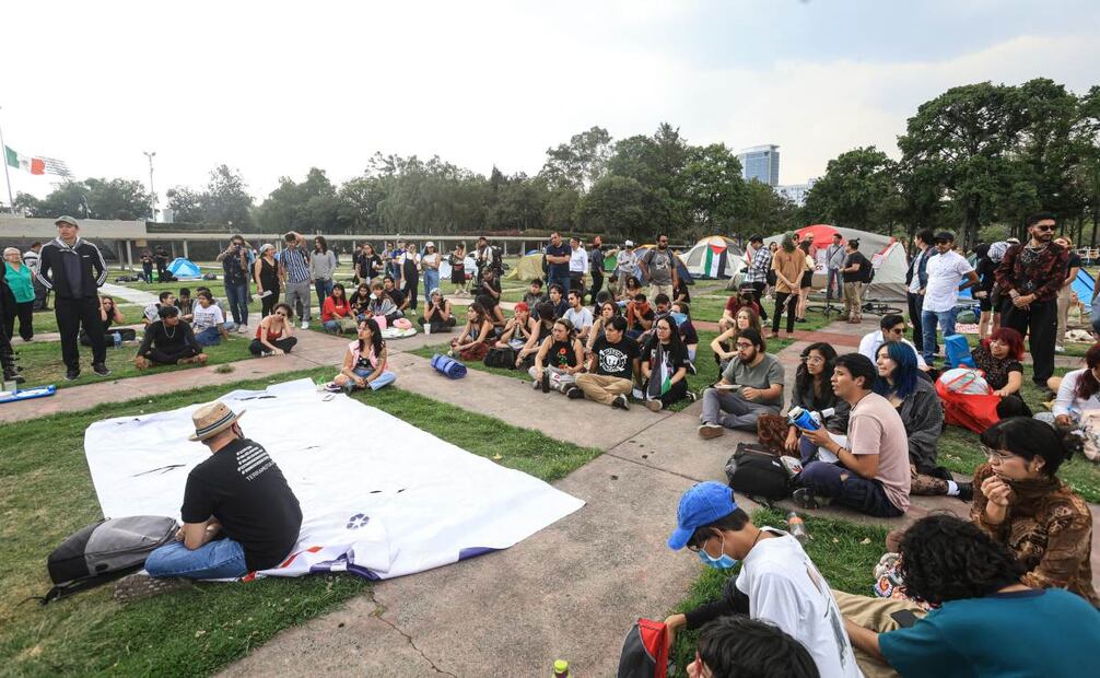 Plantón en apoyo a Palestina organizado por estudiantes de la Universidad Nacional Autónoma de México frente a la torre de rectoría en Ciudad Universitaria Fotos: Gabriel Pano/EL UNIVERSAL