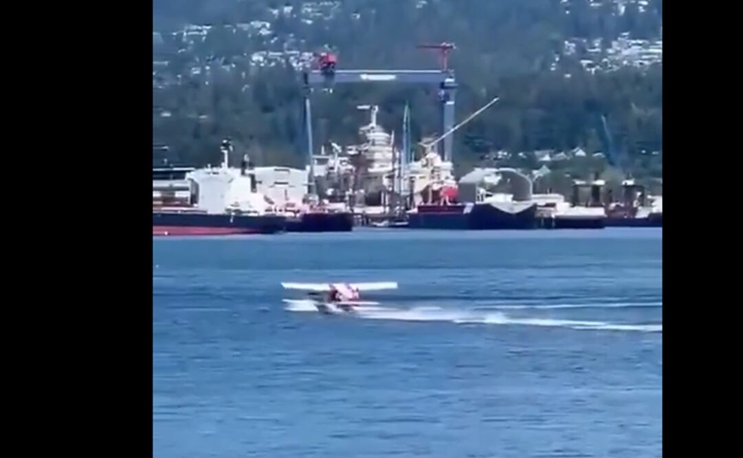 VIDEO: Se estrella hidroavión contra bote en Vancouver, Canadá; reportan varios heridos. Foto: Captura de video