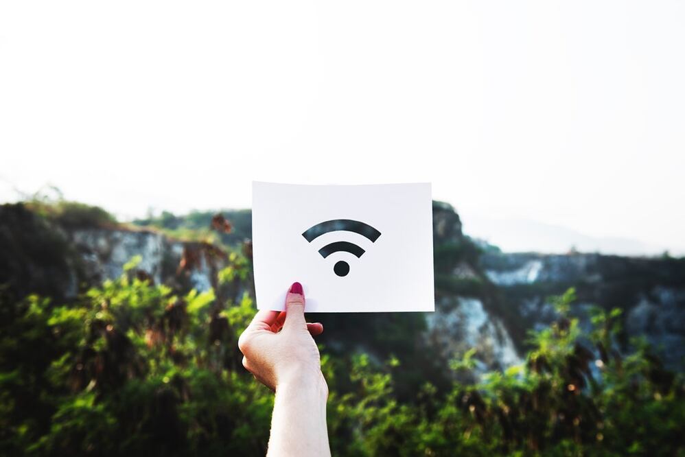 Un amplificador de WiFi permitirá que la señal de Internet llegue a más zonas de una casa u oficina / Foto: Pexels