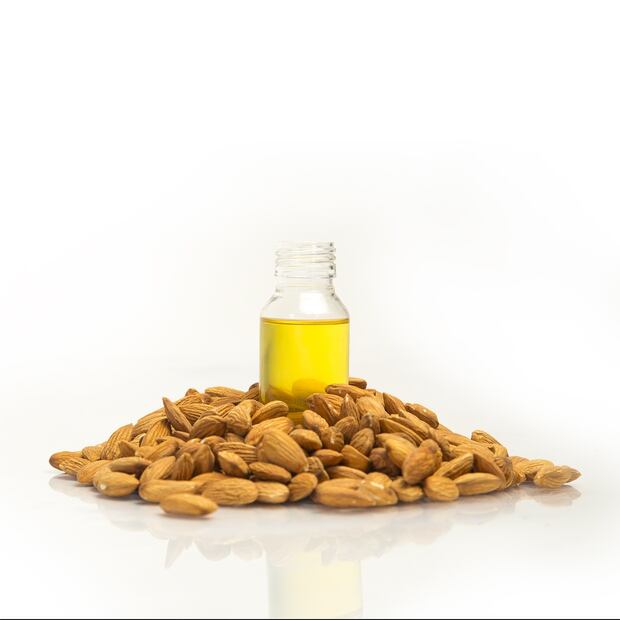 Aceite de almendras. Fuente: Pixabay