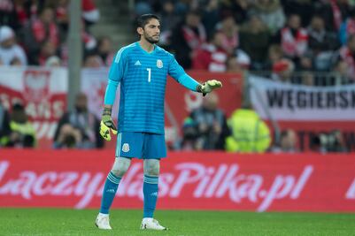 Corona halagado por interés de Chivas