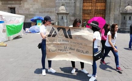 Estudiantes de la UAM recolectan firmas para levantar huelga