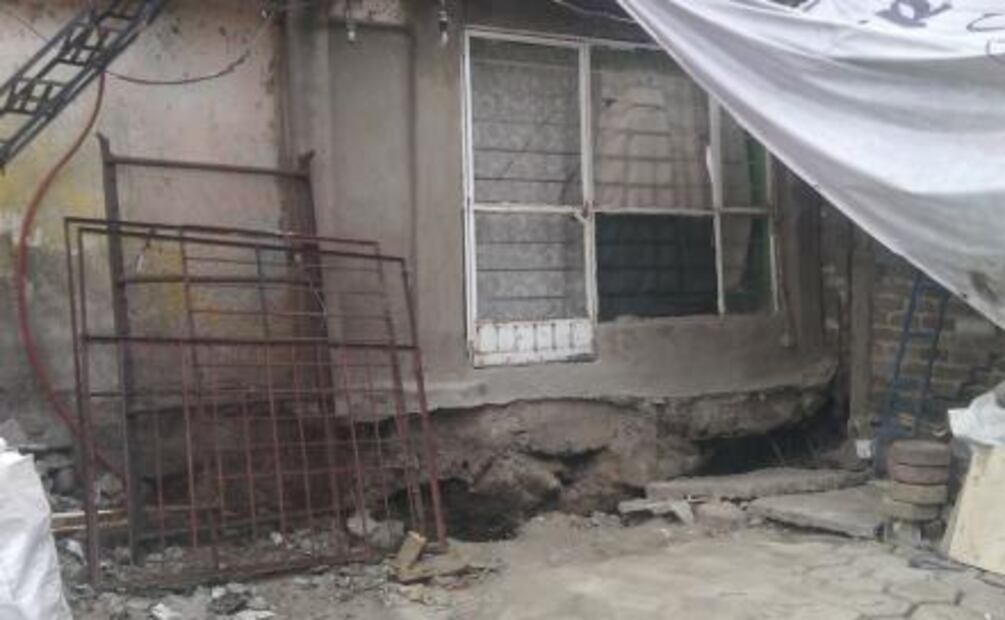 Vecinos de Iztapalapa acampan en la calle por daños tras sismo