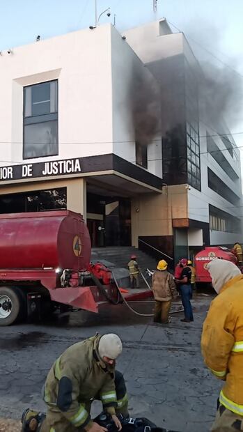 Se registra incendio en el Tribunal Superior de Justicia de Tabasco