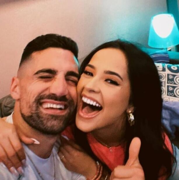 ¡Becky G se casa!, la cantante recibe anillo de compromiso