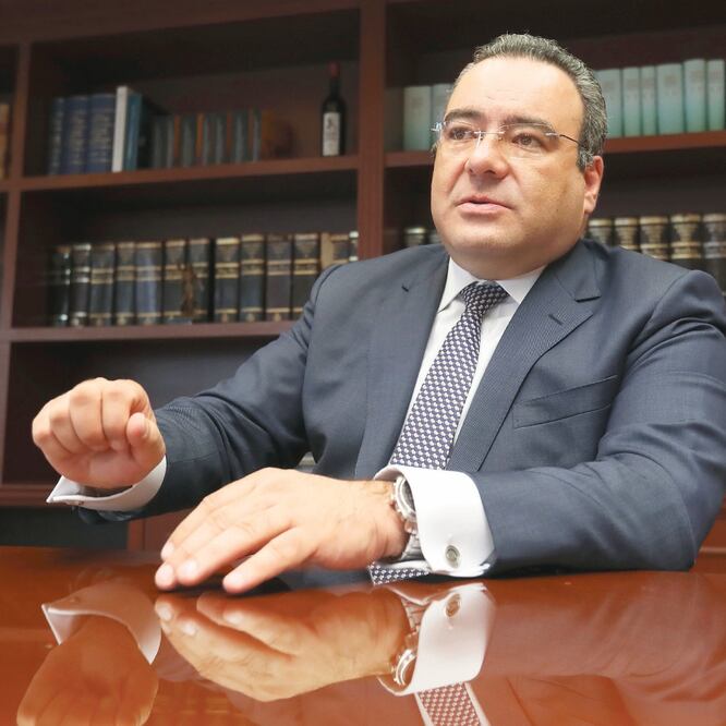 Carlos Romero, procurador Fiscal de la Federación, dijo que el monto anual de la evasión con facturas supera el costo de programas sociales. ARCHIVO EL UNIVERSAL