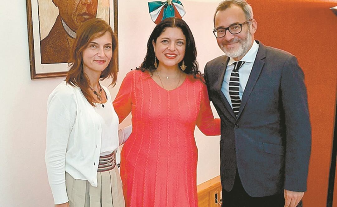 Marina Núñez Bespalova, Alejandra Frausto y Edgar San Juan, ayer, en las oficinas de la Secretaría de Cultura. Foto: CORTESÍA SECRETARÍA DE CULTURA