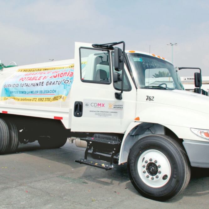 De acuerdo con la procuraduría capitalina, el robo de pipas se podría tipificar como delito de robo de fluido. La sanción es de seis meses a dos años de prisión. Foto: ARCHIVO EL UNIVERSAL