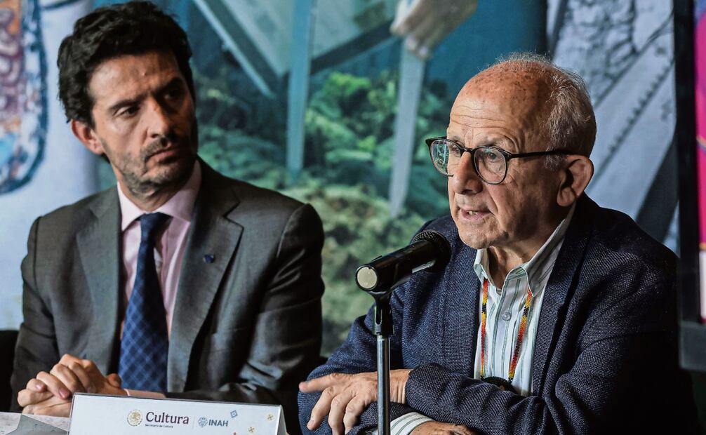 Andrés Morales, representante de la UNESCO en México; y Diego Prieto, director del INAH. Foto: Gabriel Pano / EL UNIVERSAL