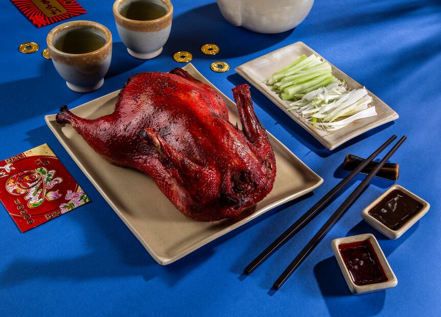 Pato Beijing pekines laqueado del restaurante Asian Bay. Foto. Jorge Garaiz