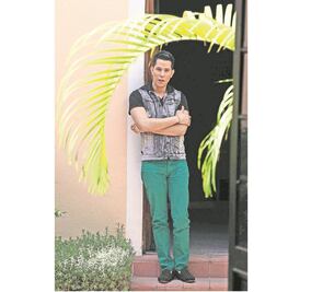 Christian Chávez se libera entre las flores