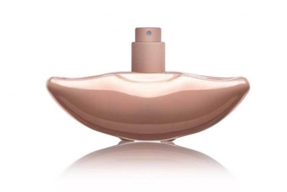 Anuncian nuevo perfume de Kylie y Kim Kardashian