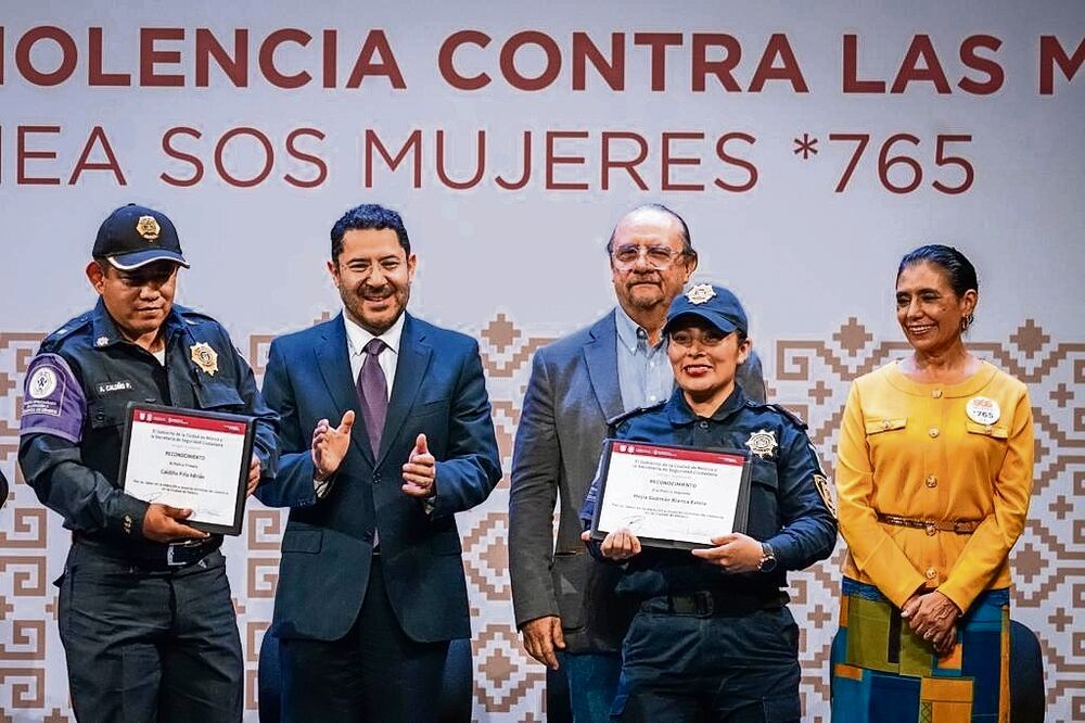 Martí Batres reconoció avances en el trato hacia las mujeres, pero admitió que faltan cambios en la cultura. Foto: Especial