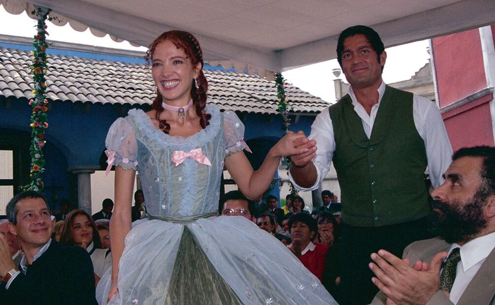 Adela Noriega junto a Fernando Colunga, con quien protagonizó "Amor real" en 2003.