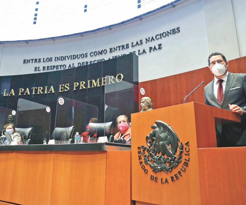 Sesión de la Cámara de Senadores este miércoles en la que se aprobó la iniciativa para modificar la ley del Banco de México. EFE