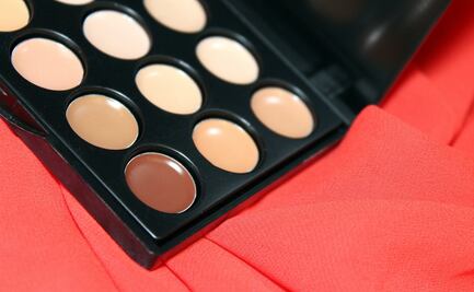 Tiktoker acusa a Walmart de racista por etiquetado de maquillaje