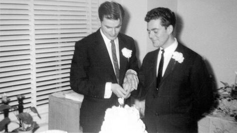 Las misteriosas fotos de una boda gay celebrada en EU en 1957 