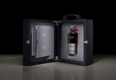 Aston Martin lanza whisky especial con pistones del DB5