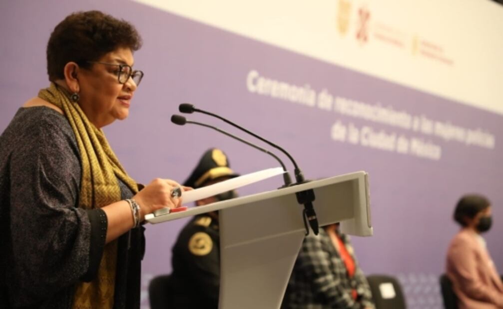 Fiscalía CDMX reconoce a mujeres policías por su labor en seguridad 