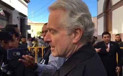 "Va a hacer calorcito", dice Creel por anuncio de mensaje de reconciliación nacional ante AMLO